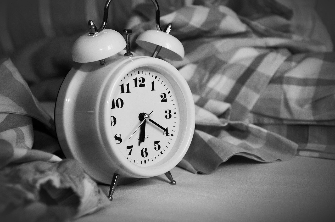 alarm clock, stand up, time, sleep, bed, wake up, time display, ring the bell, pointer, tinkle, tomorrow, hour, dial, bedroom, black-and-white, alarm clock, alarm clock, sleep, wake up, wake up, wake up, wake up, wake up, tomorrow
